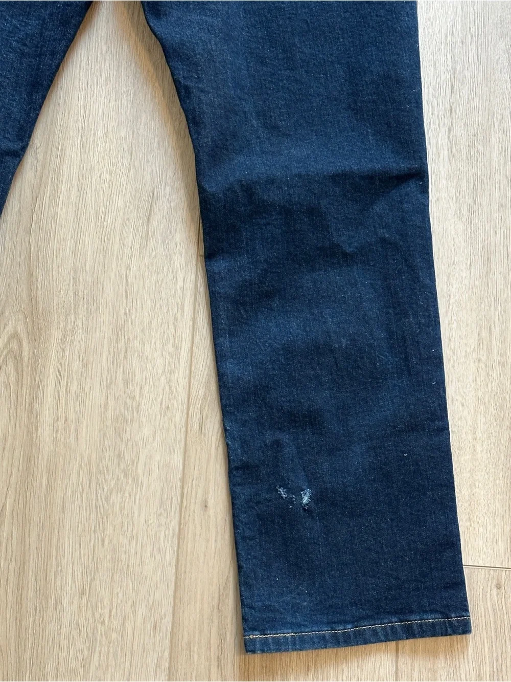 Levi’s 514 dark wash men’s jeans 38x30